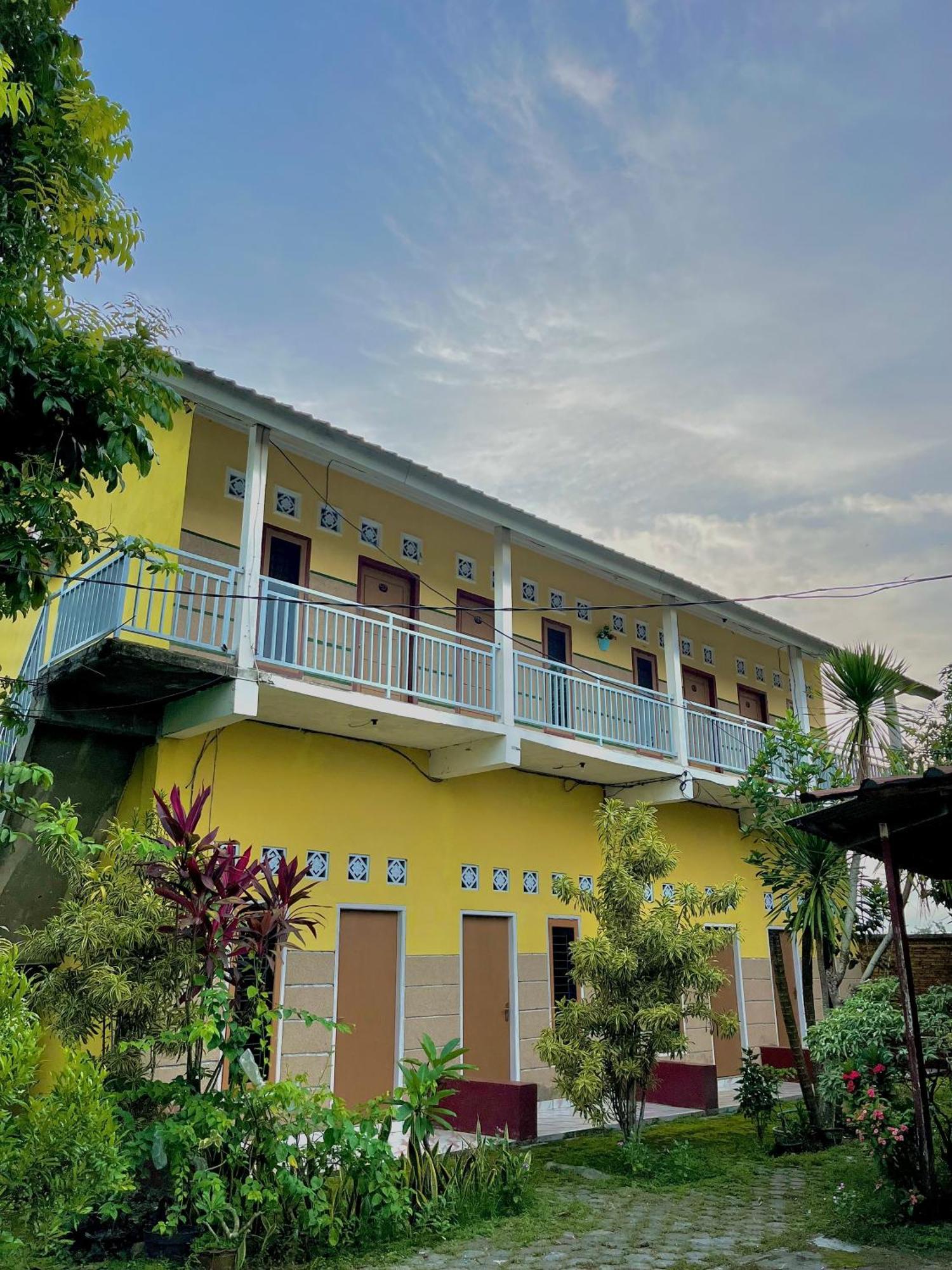 Alan'S Homestay Kuripan Kültér fotó
